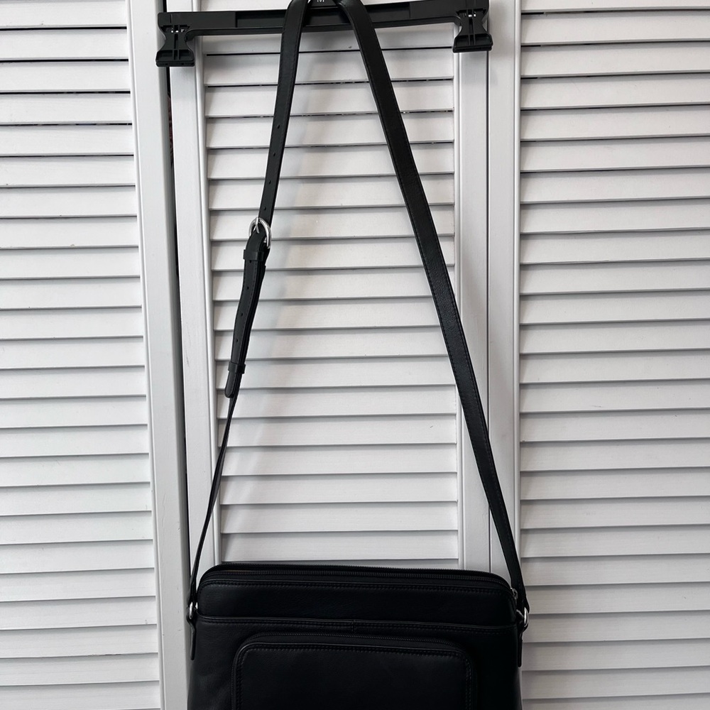 ili New York Black leather RFID PURSE - Picture 2 of 8